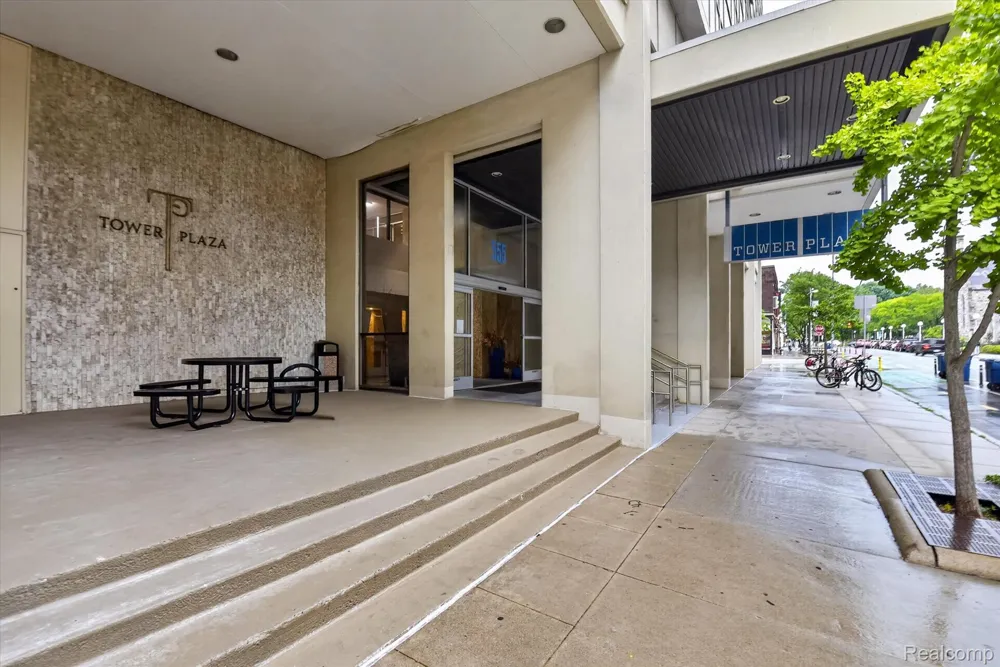 555 E William Street #16J Ann Arbor City, MI 48104