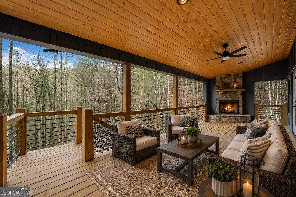 641 Bryant Farm LN Ellijay, GA 30540