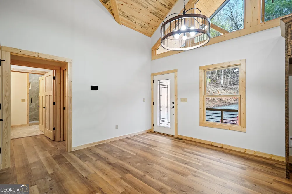 641 Bryant Farm LN Ellijay, GA 30540