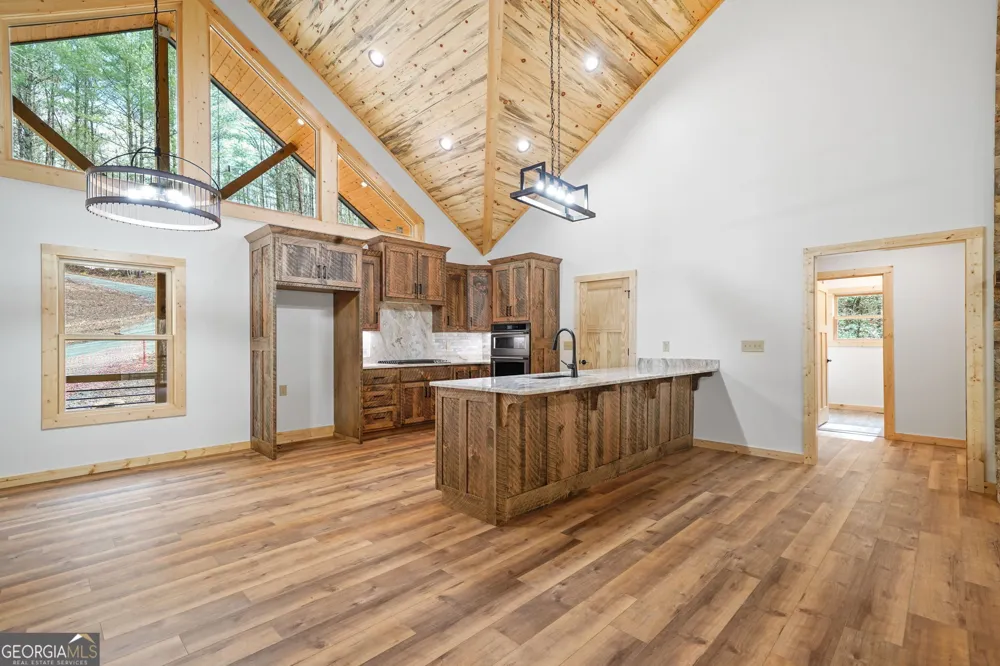 641 Bryant Farm LN Ellijay, GA 30540