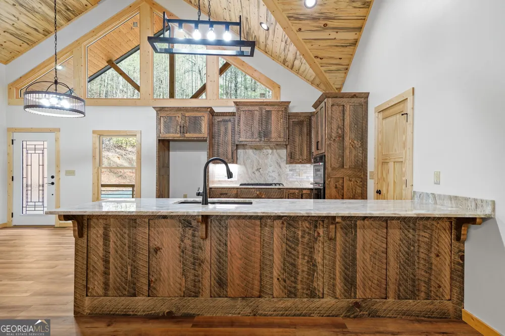 641 Bryant Farm LN Ellijay, GA 30540