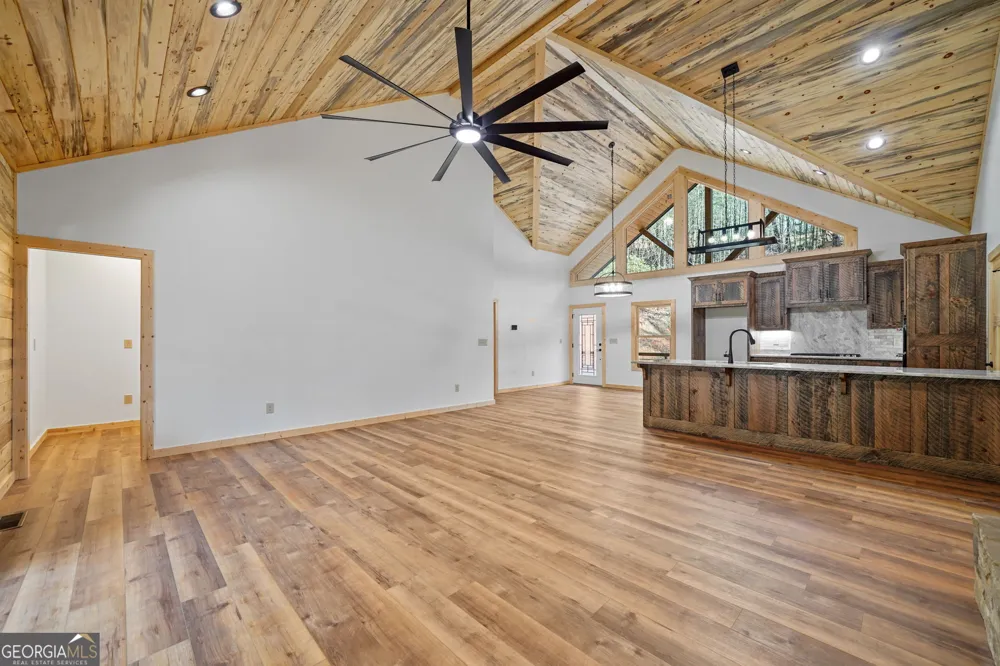 641 Bryant Farm LN Ellijay, GA 30540