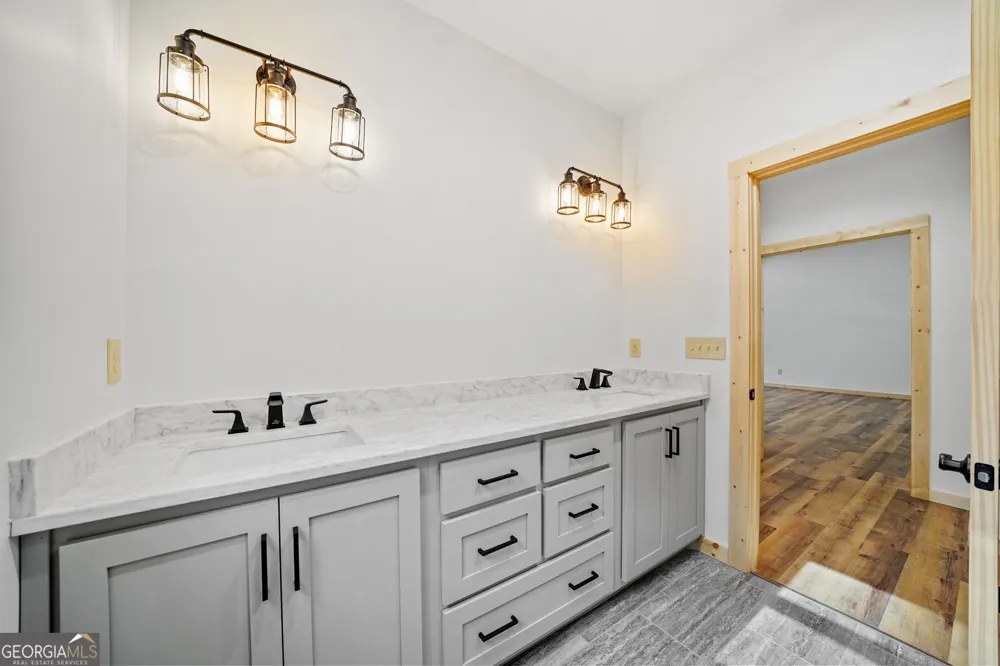 641 Bryant Farm LN Ellijay, GA 30540