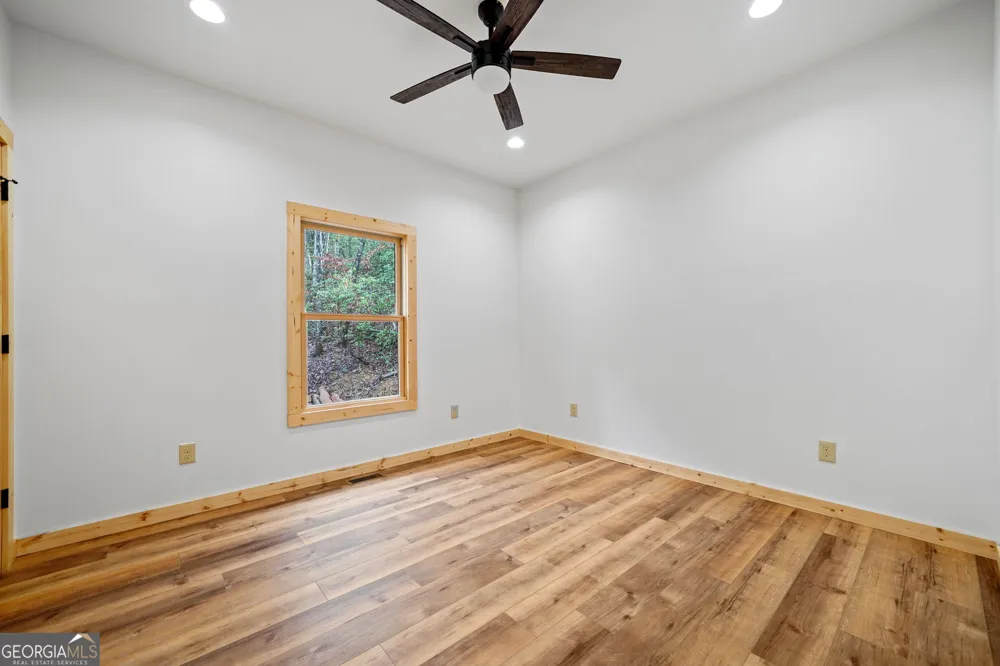641 Bryant Farm LN Ellijay, GA 30540