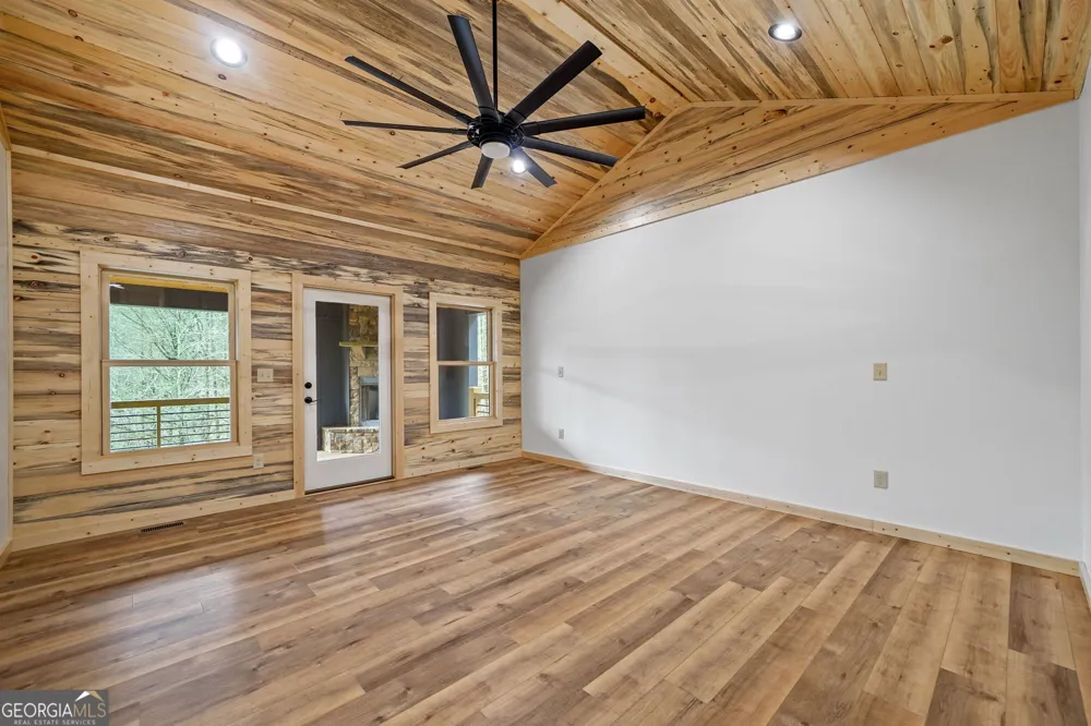 641 Bryant Farm LN Ellijay, GA 30540