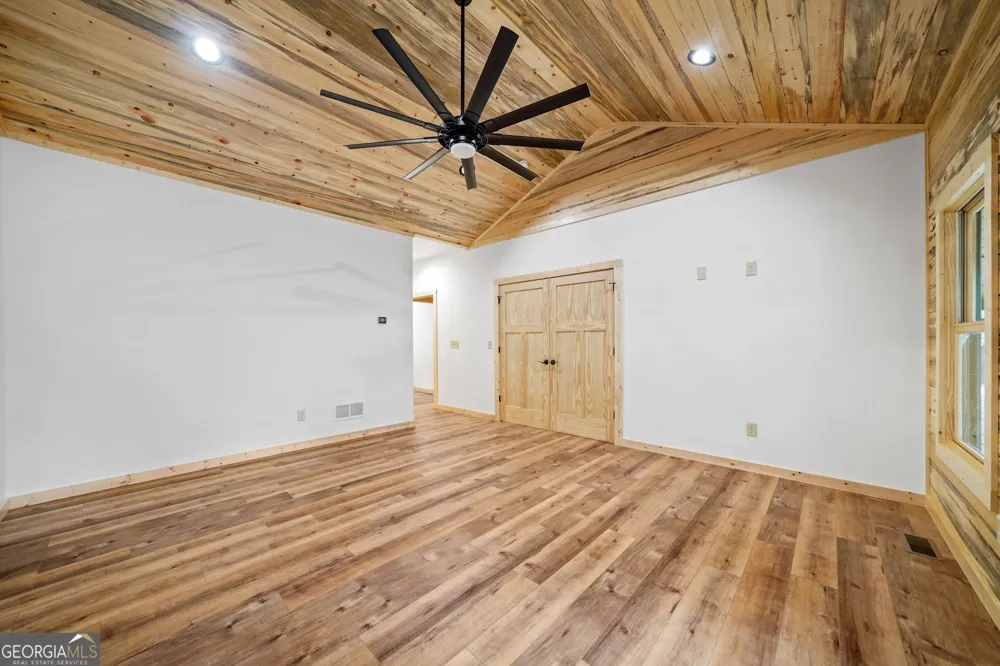 641 Bryant Farm LN Ellijay, GA 30540
