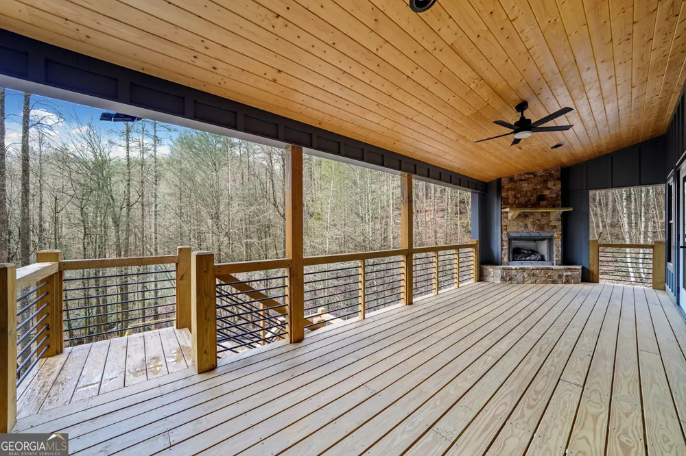 641 Bryant Farm LN Ellijay, GA 30540