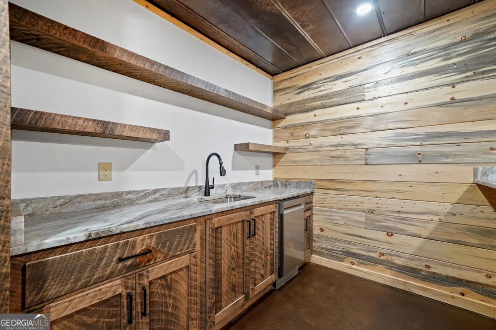 641 Bryant Farm LN Ellijay, GA 30540