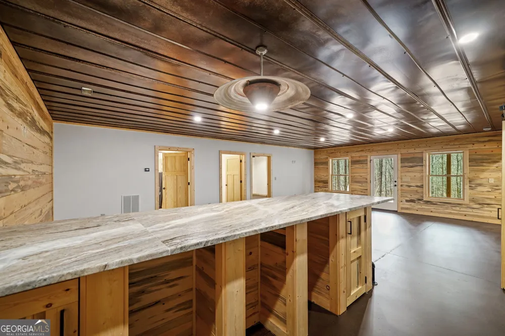 641 Bryant Farm LN Ellijay, GA 30540