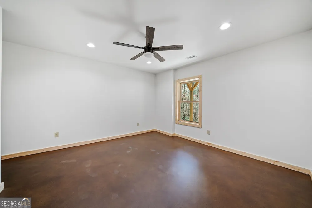 641 Bryant Farm LN Ellijay, GA 30540