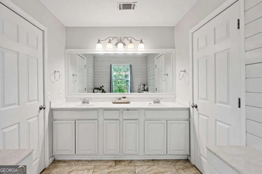 1599 Jockey CT Auburn, GA 30011