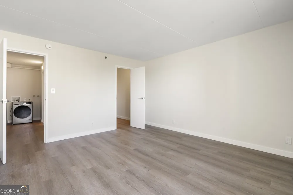 2460 Peachtree RD NE Atlanta, GA 30305