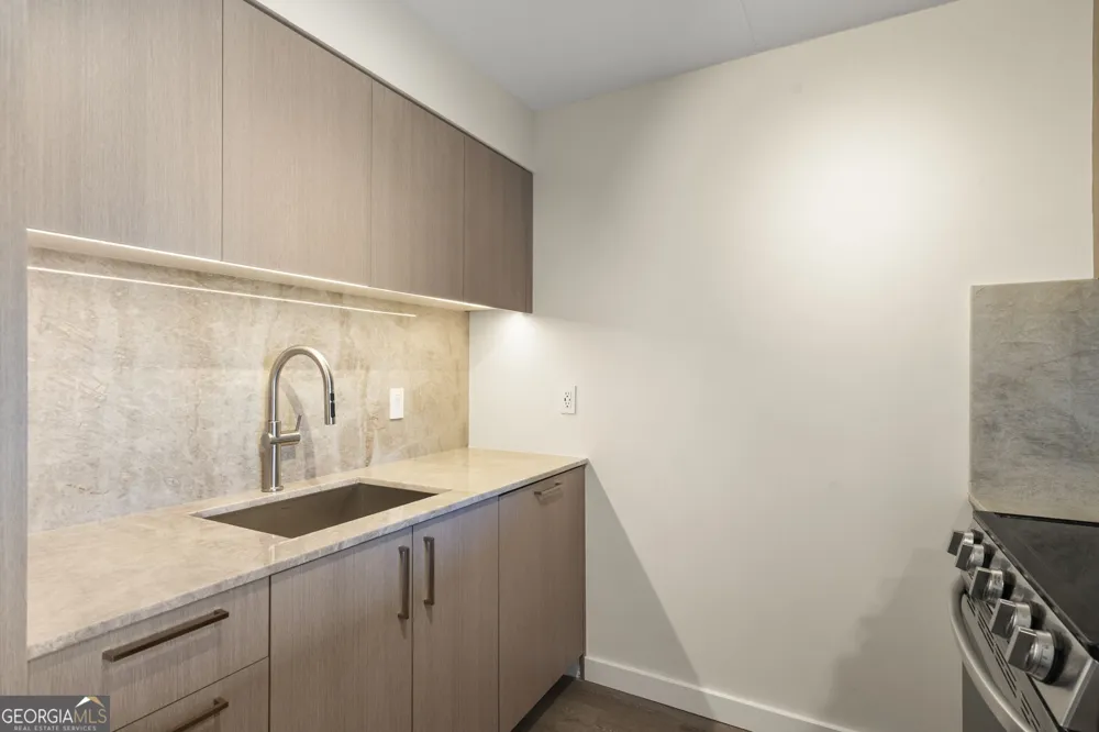 2460 Peachtree RD NE Atlanta, GA 30305