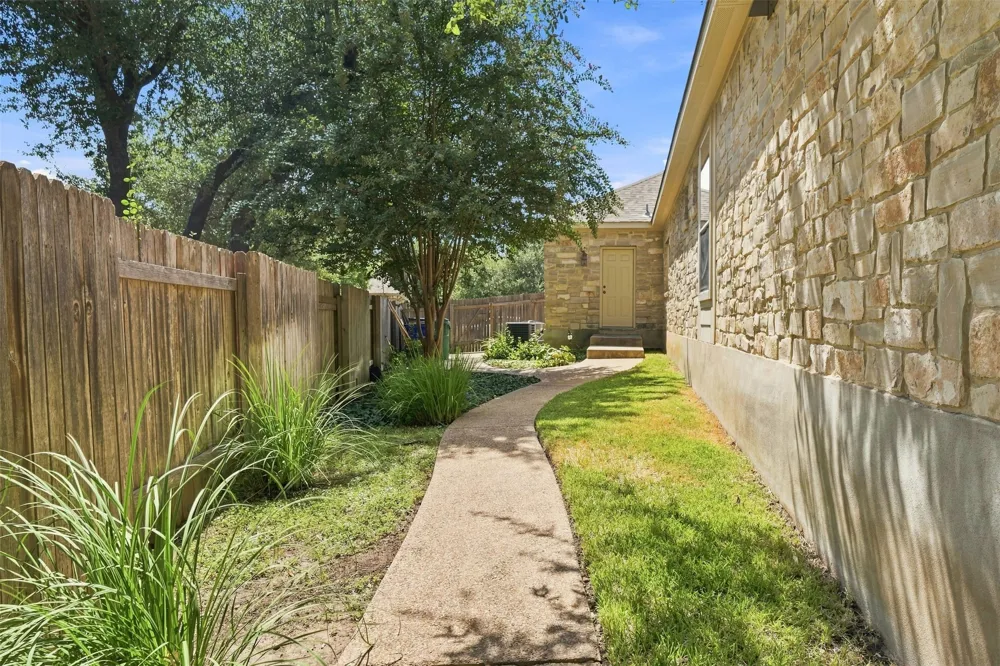 402 Ridgetop Bend Cedar Park, TX 78613