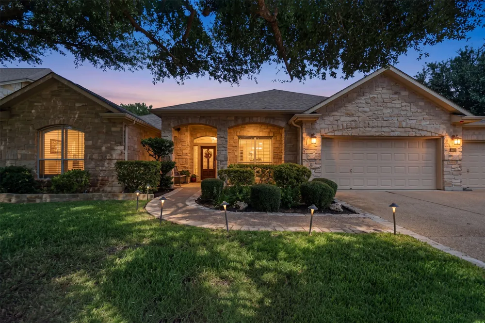 402 Ridgetop Bend Cedar Park, TX 78613