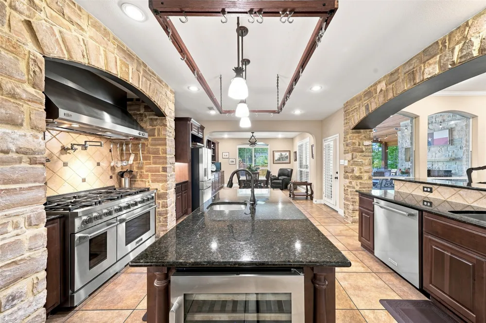 402 Ridgetop Bend Cedar Park, TX 78613