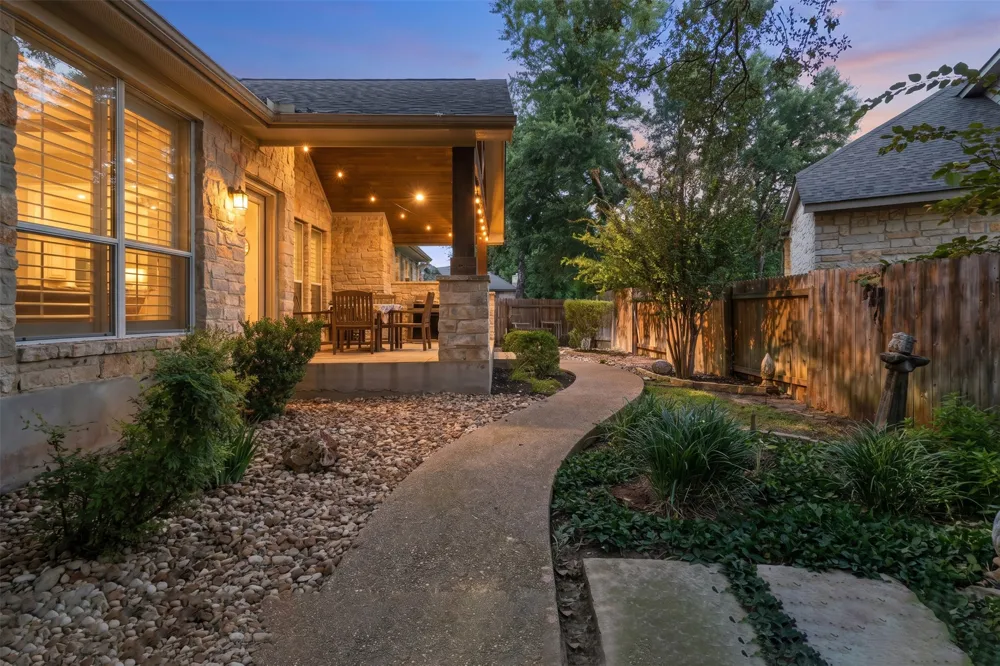 402 Ridgetop Bend Cedar Park, TX 78613
