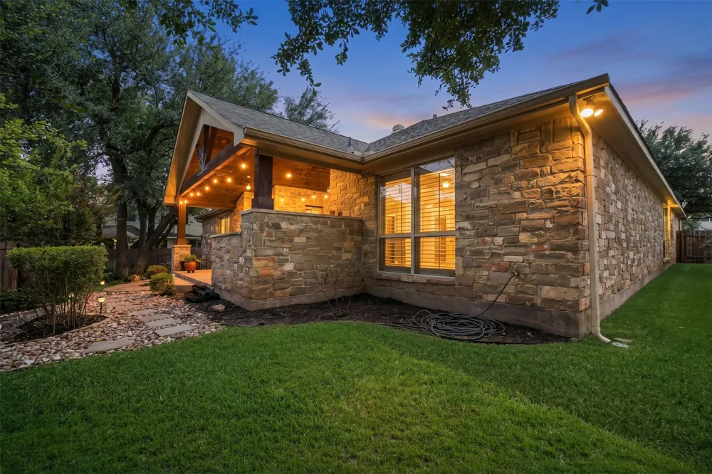 402 Ridgetop Bend Cedar Park, TX 78613
