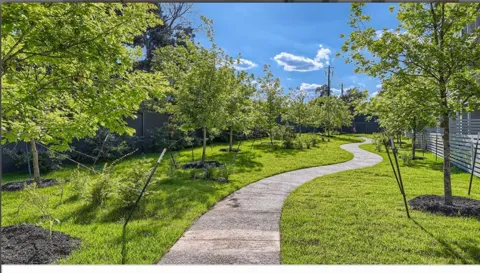 4004 Banister Lane #106
