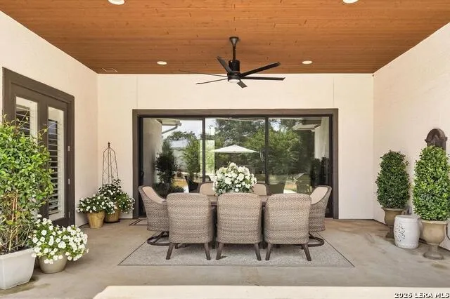 1147 POWDER RIDGE RD New Braunfels, TX 78132