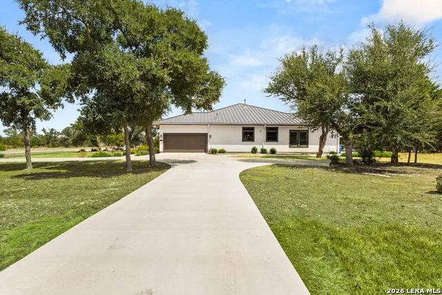 1147 POWDER RIDGE RD New Braunfels, TX 78132