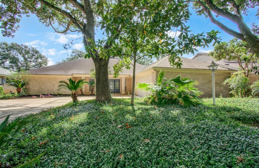 2719 E Pebble Beach Drive Missouri City, TX 77459