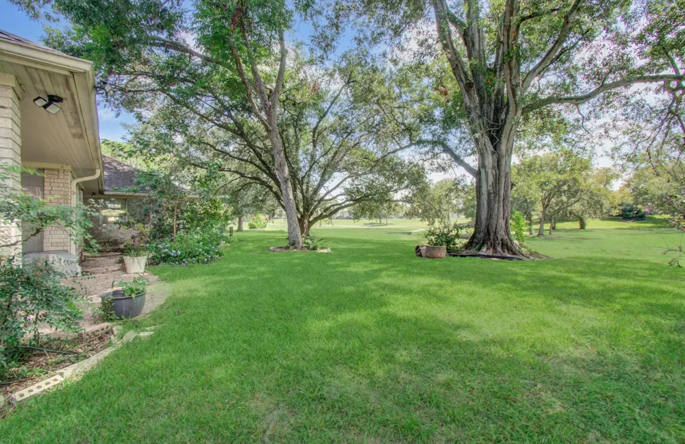 2719 E Pebble Beach Drive Missouri City, TX 77459