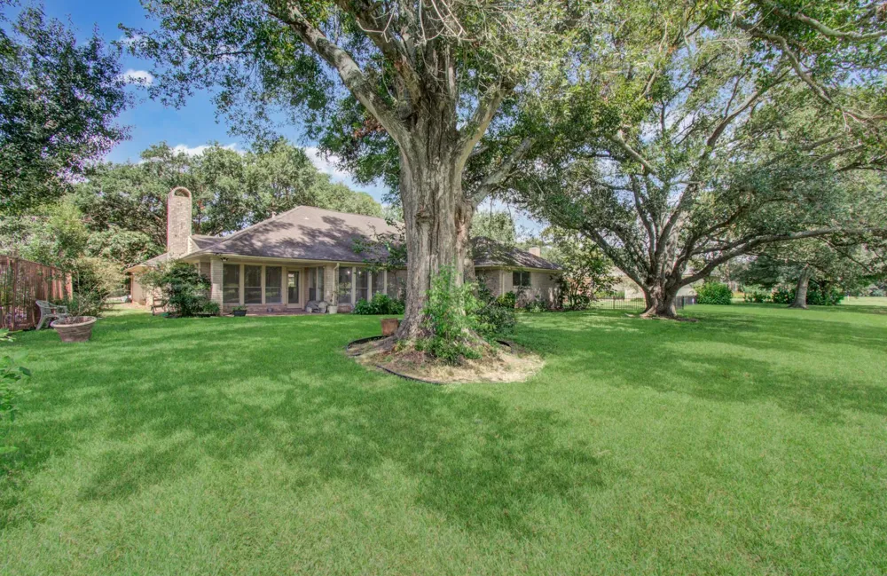 2719 E Pebble Beach Drive Missouri City, TX 77459