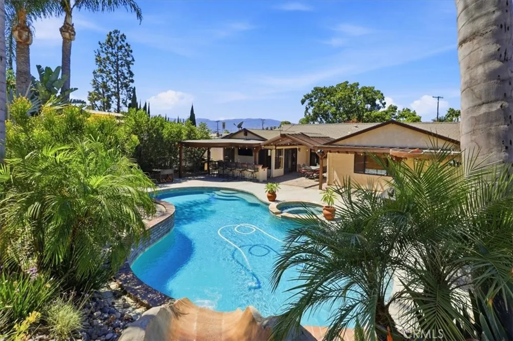 1455 Valley View Norco, CA 92860