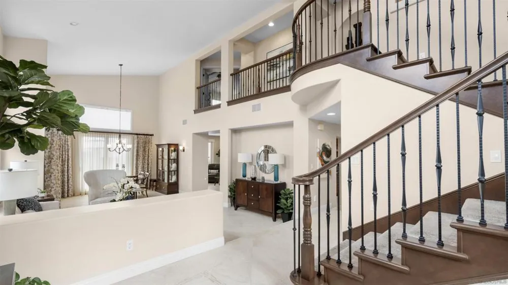 5437 Caminito Bayo La Jolla, CA 92037