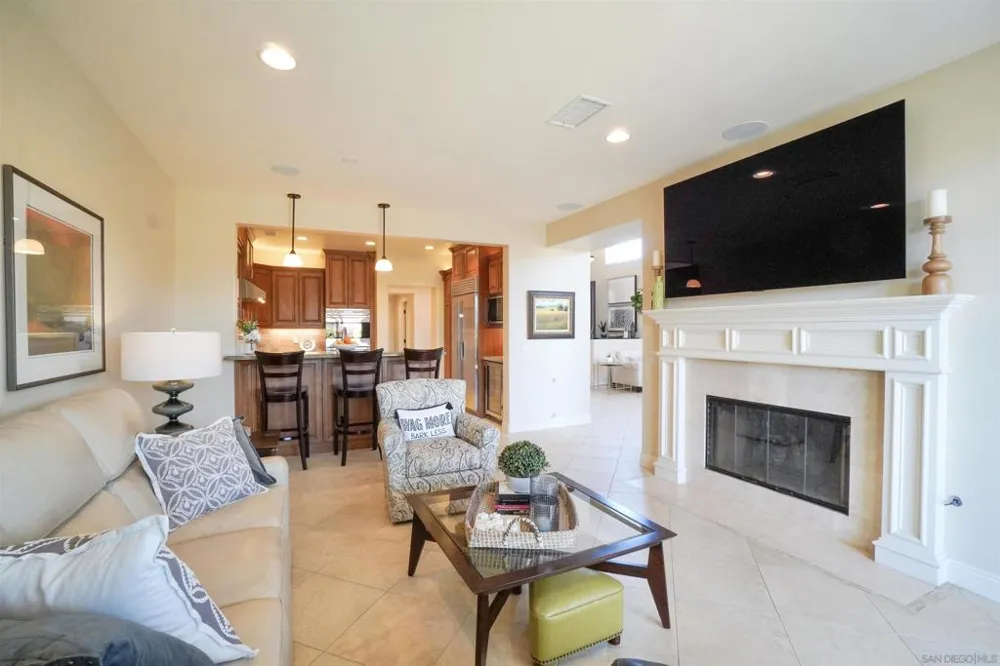 5437 Caminito Bayo La Jolla, CA 92037