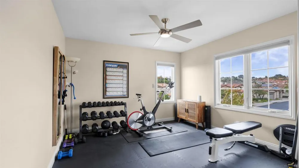 5437 Caminito Bayo La Jolla, CA 92037