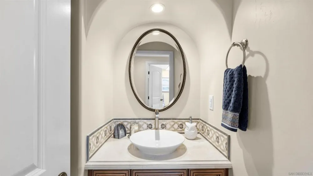 5437 Caminito Bayo La Jolla, CA 92037