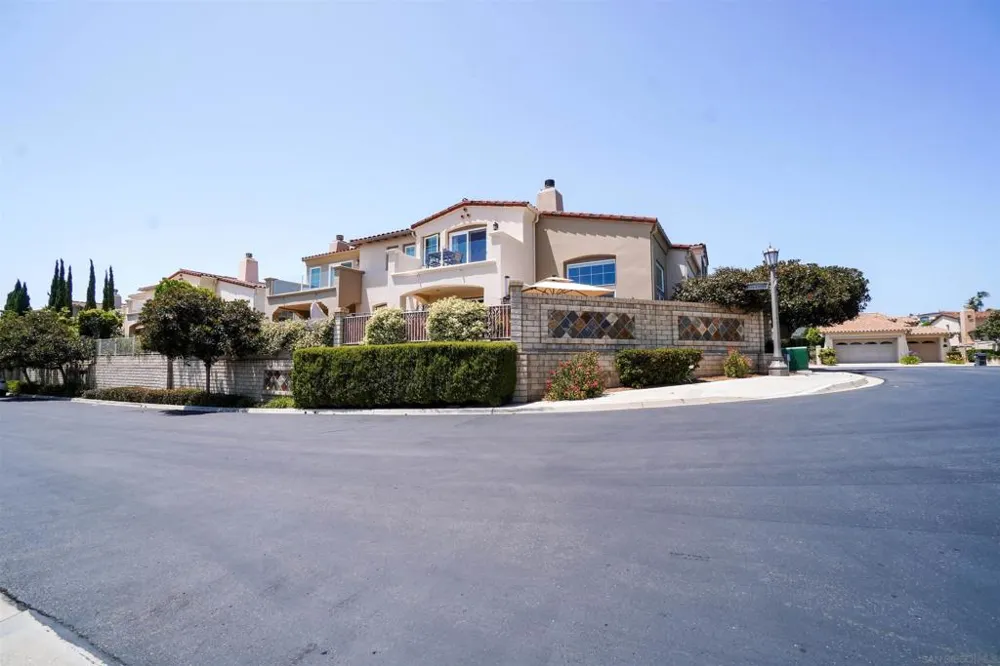 5437 Caminito Bayo La Jolla, CA 92037