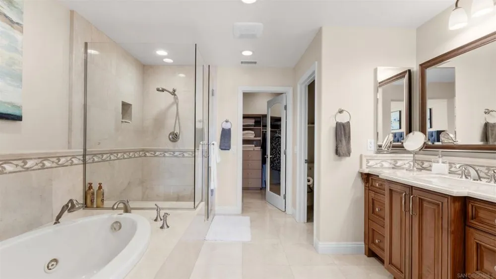 5437 Caminito Bayo La Jolla, CA 92037
