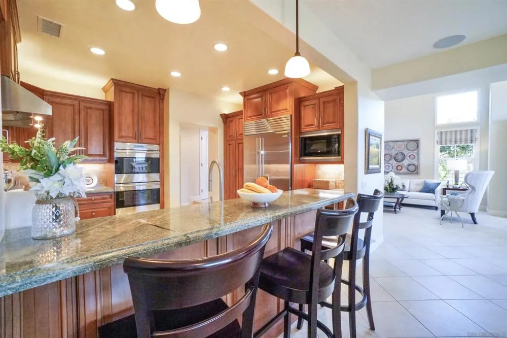 5437 Caminito Bayo La Jolla, CA 92037