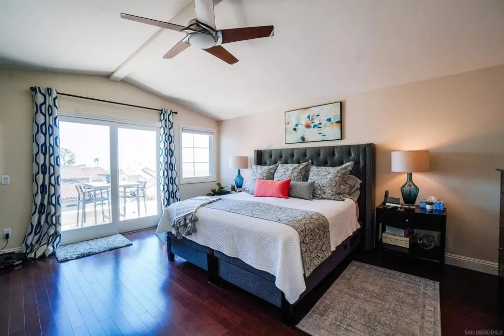 5437 Caminito Bayo La Jolla, CA 92037