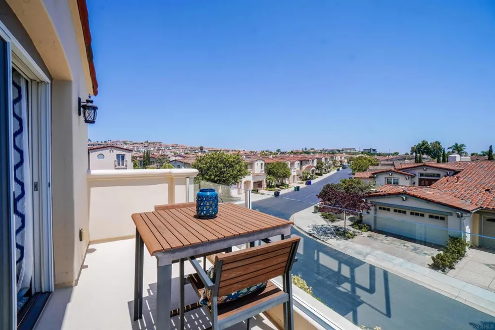 5437 Caminito Bayo La Jolla, CA 92037