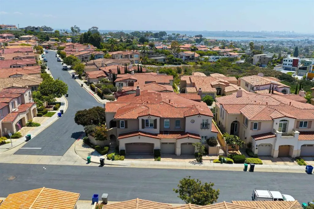 5437 Caminito Bayo La Jolla, CA 92037