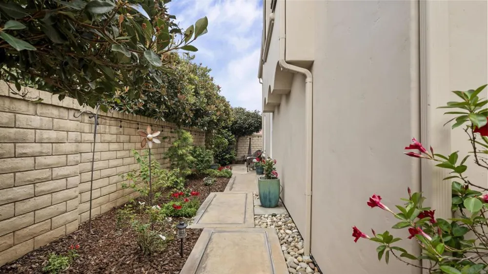 5437 Caminito Bayo La Jolla, CA 92037