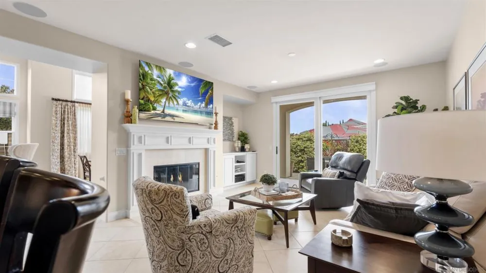 5437 Caminito Bayo La Jolla, CA 92037