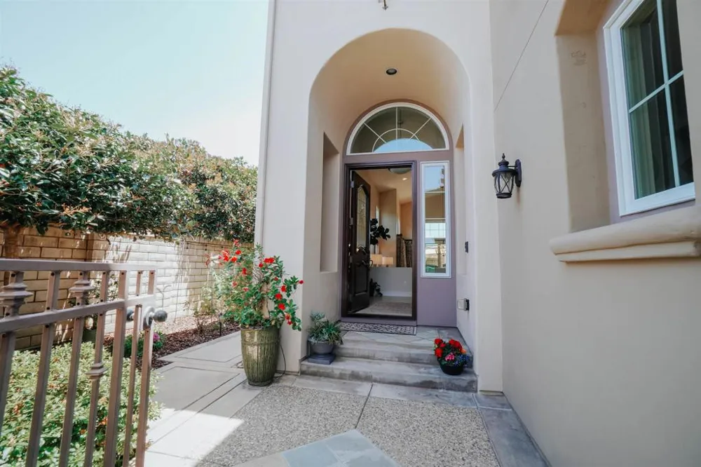 5437 Caminito Bayo La Jolla, CA 92037
