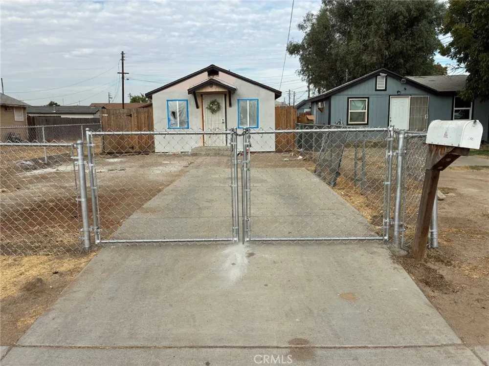 305 WISTERIA Bakersfield, CA 93308