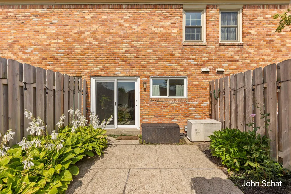 2471 Abbington Drive SE Grand Rapids, MI 49506