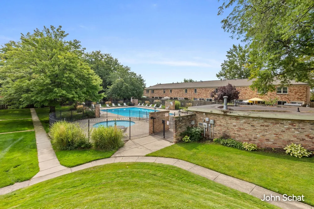 2471 Abbington Drive SE Grand Rapids, MI 49506