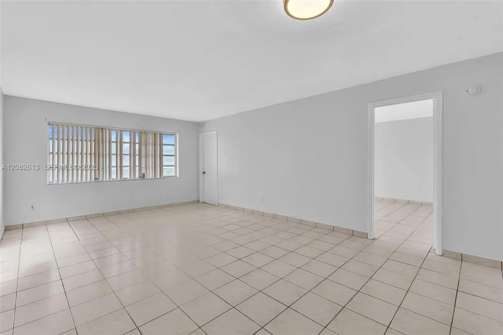 1540 NE 191st St #320 Miami, FL 33179