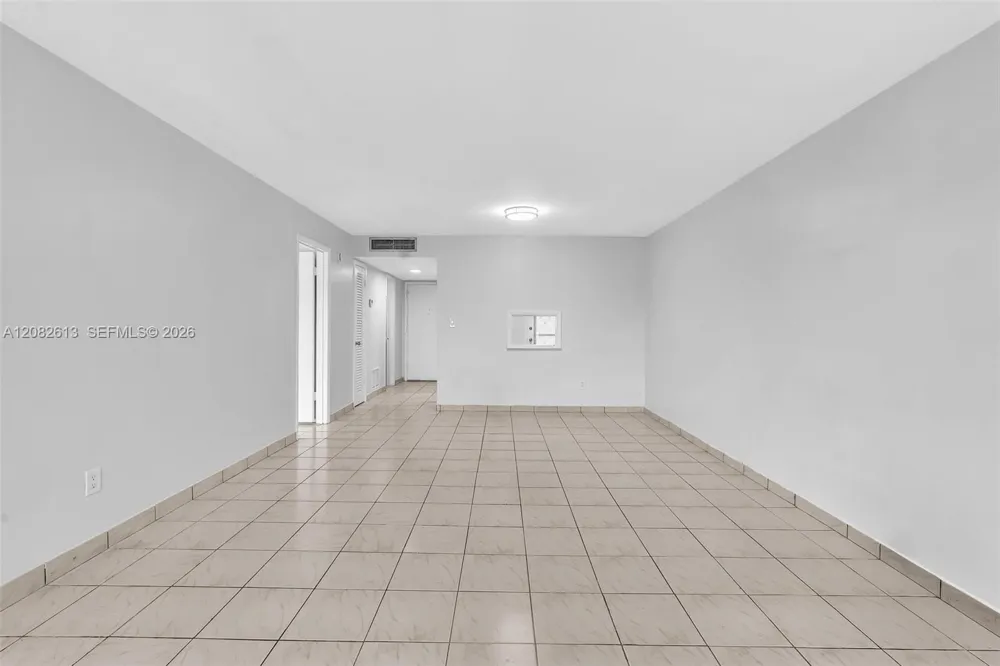 1540 NE 191st St #320 Miami, FL 33179