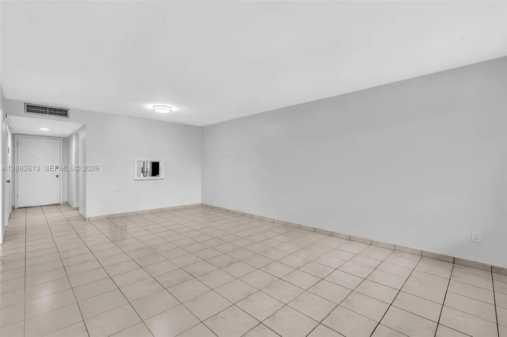 1540 NE 191st St #320 Miami, FL 33179