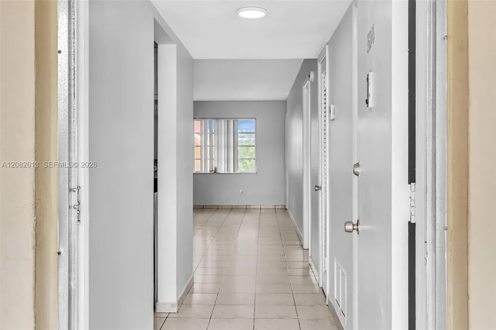 1540 NE 191st St #320 Miami, FL 33179