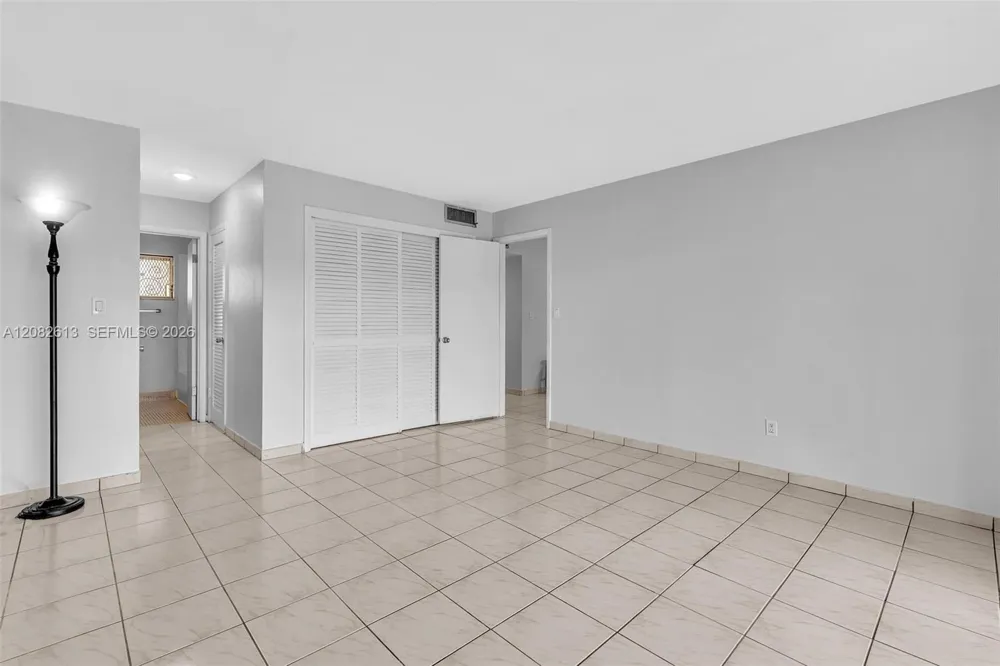 1540 NE 191st St #320 Miami, FL 33179